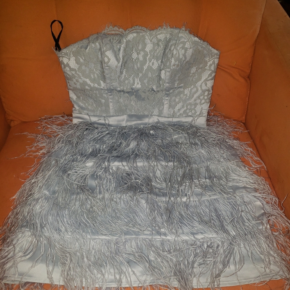 Ostrich feather semi formal dress size 3